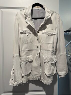 Jakett White Frayed-Trim Leather Utility Jacket